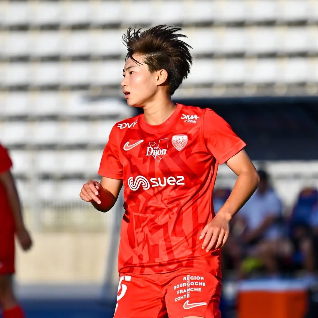 开云入口-双星闪耀,中国女足国脚吴澄舒、王妍雯均首发出战法女甲首轮