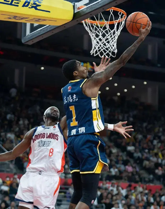 开云娱乐-萨姆纳和奎因已经把宏远当家！真心喜欢这里，希望带领广东夺冠|广东宏远|广东男篮|徐杰|深圳男篮|篮板_新浪体育_新浪新闻