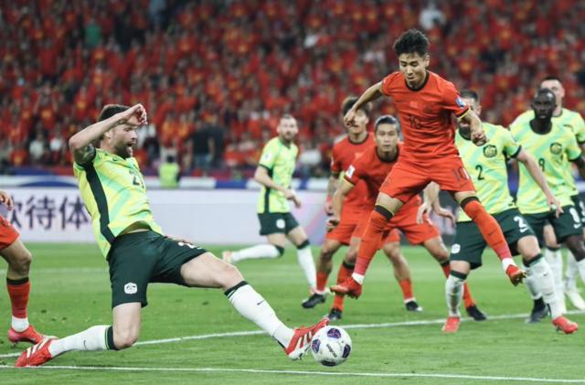 开云官网-【世预赛】王大雷黄油手塞鸟首秀 国足0比2澳大利亚