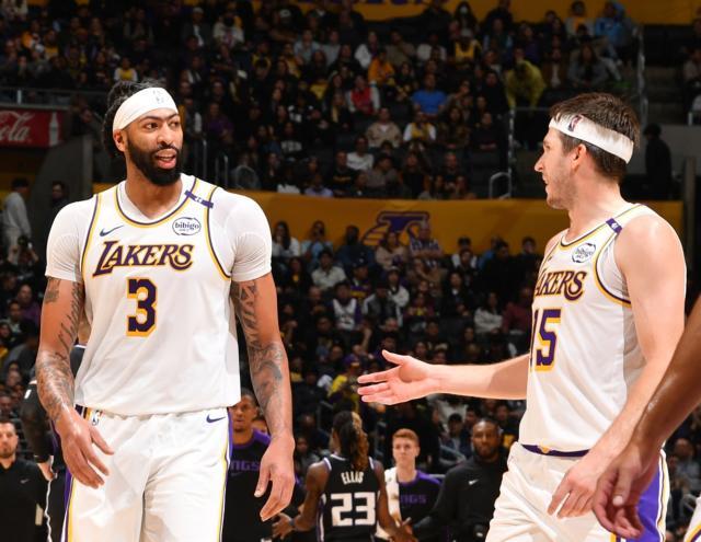 开云在线-6战5胜！湖人重回正轨：里夫斯终成第三球星？