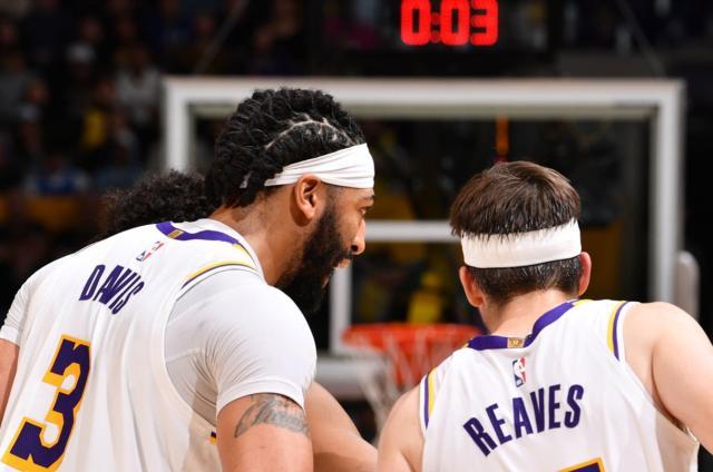 开云在线-6战5胜！湖人重回正轨：里夫斯终成第三球星？