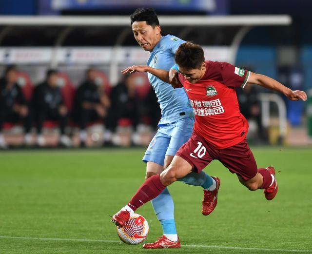 开云-黄紫昌替补出场传射拯救主帅 补时绝杀被吹太可惜