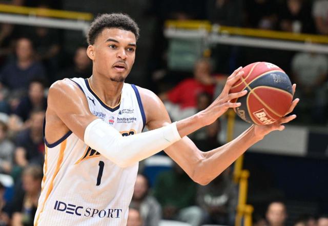 1667741314327059323.jpeg 开云-文班亚马统治法甲!法国前总理索要球票看他打球