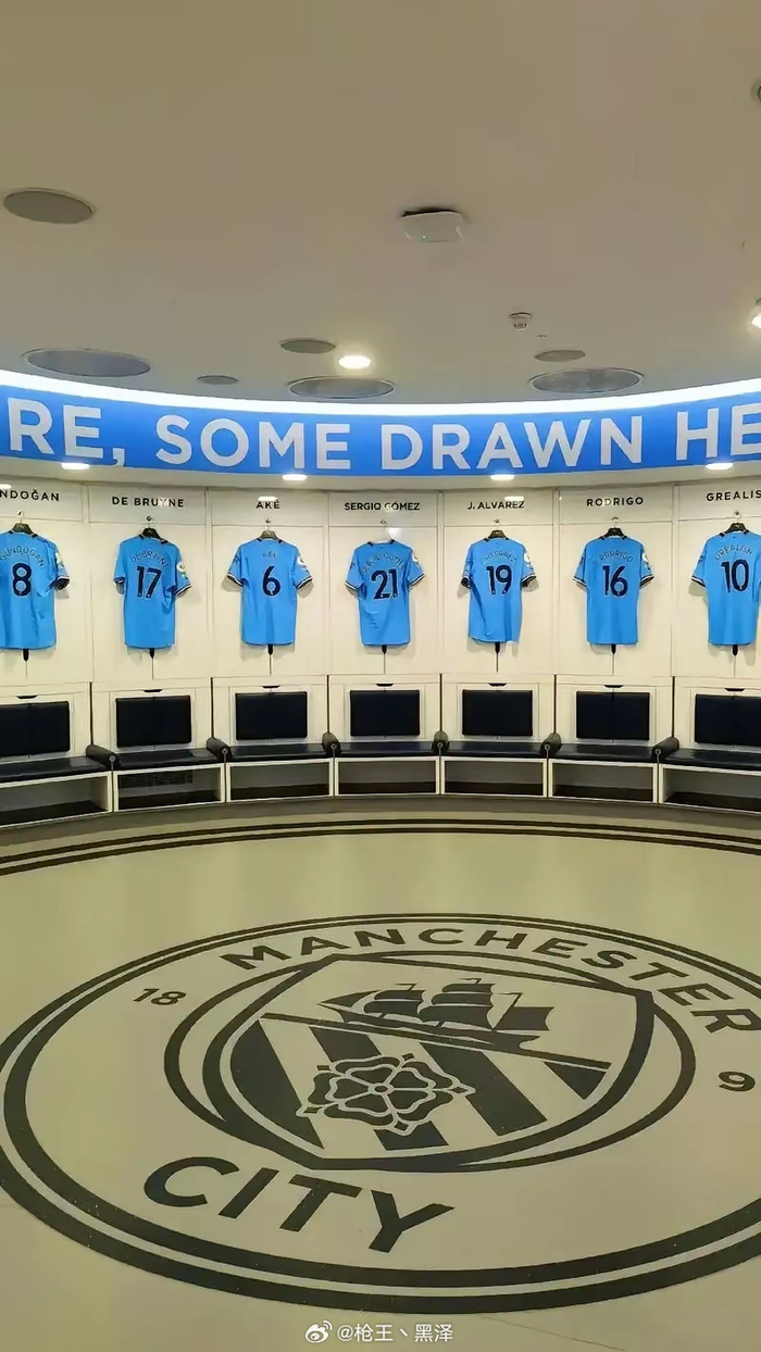 开云官网-曼城更衣室薪资矛盾爆发，瓜迪奥拉面临严峻挑战|迪亚斯|罗德里|福登|足球|莱因德斯_新浪新闻