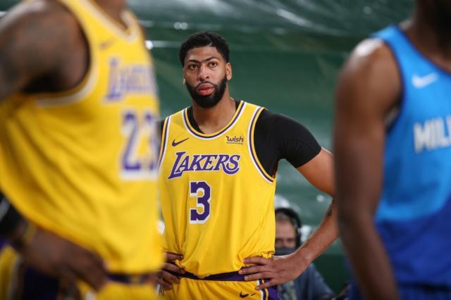 kaiyun-三个中锋解不了一道难题，浓眉才是五号位终极答案