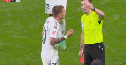 开云-6场仅出战42分钟！皇马18岁前锋又沦为替补 骂裁判禁赛2场