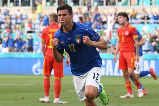 1624222347362084840.jpg 开云在线-【人物】从P站名宿到意大利功臣 米兰旧将一球成名