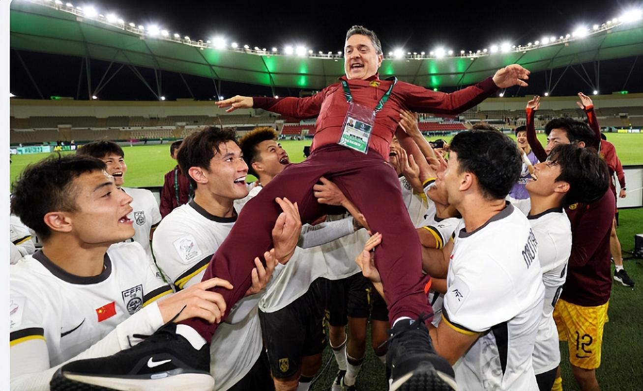开云APP-西班牙教头+U20班底冲奥运，这次中国男足能摆脱&amp;quot;换帅死循环&amp;quot;吗？