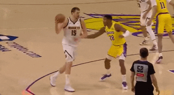 开云入口-绝杀！湖人干翻掘金！41岁詹姆斯史诗级救球...