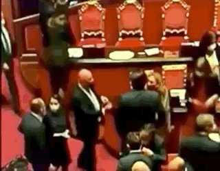 开云APP-意大利议会投票 VAR立功了！